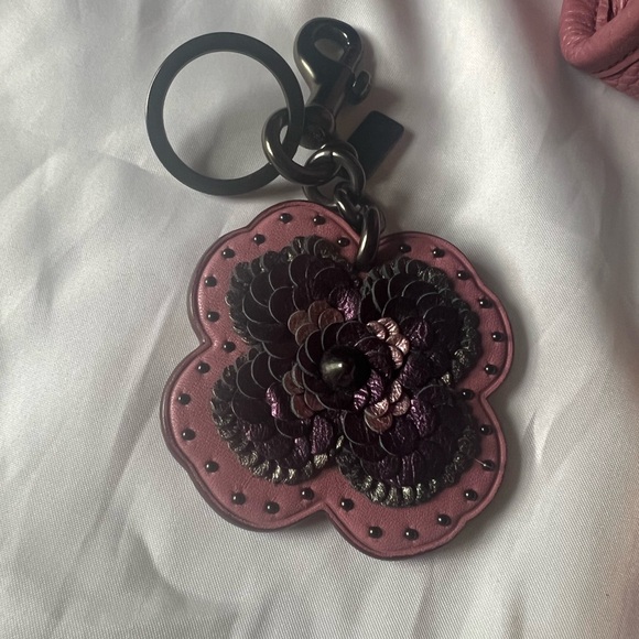 🌸Coach Sequin Primson Tea Rose Rogue 25 Set-HTF AND RARE - Picture 3 of 16